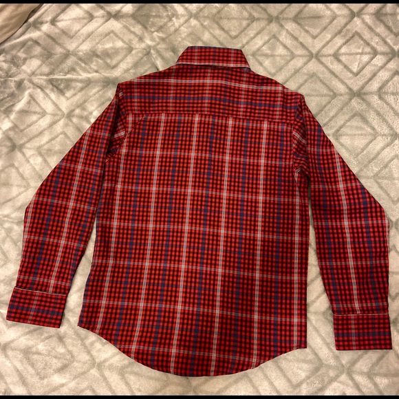 ✨SOLD✨ NWOT ~ Boy’s IZOD Plaid Button-Down Shirt - Picture 2 of 4